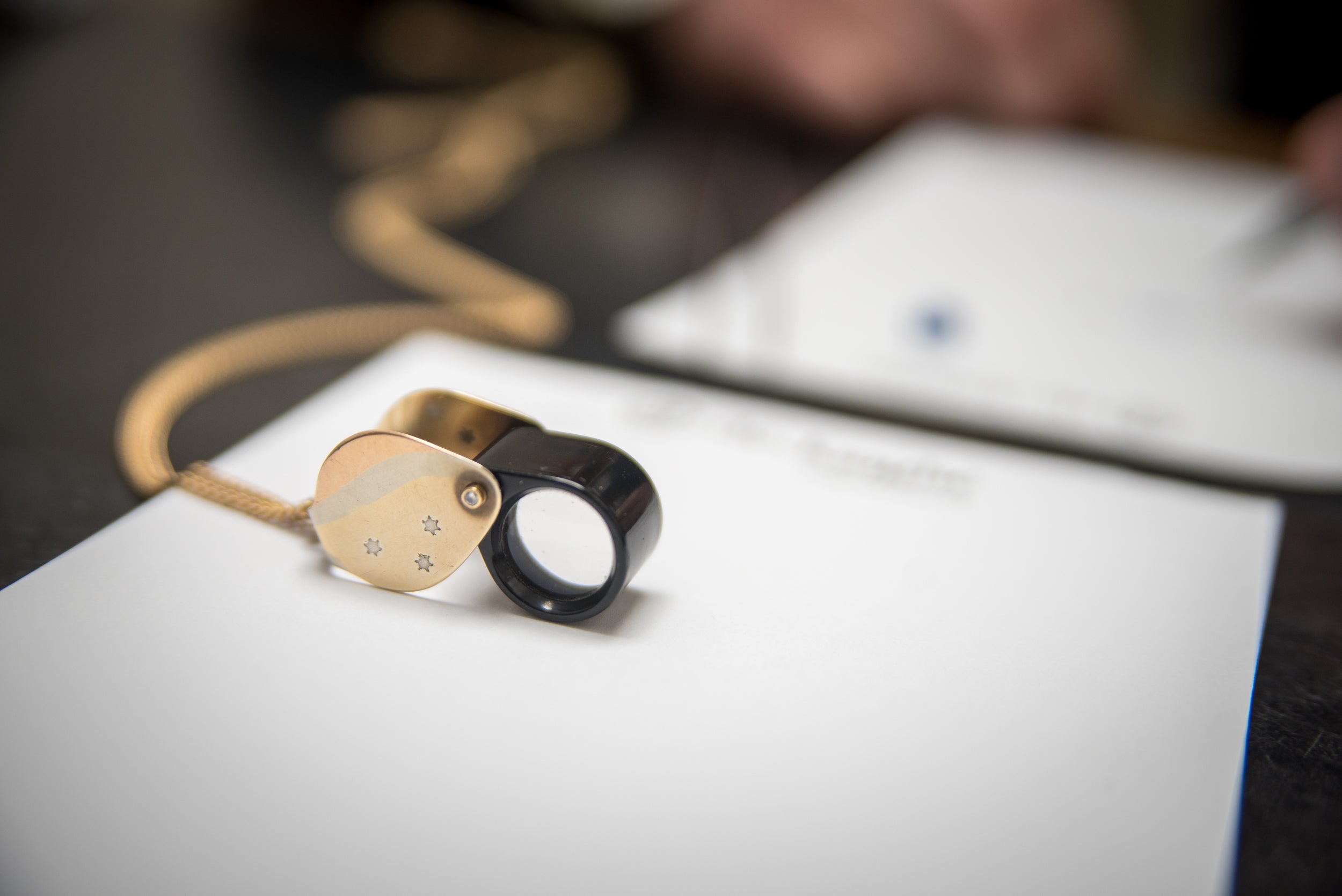 Jeweler's loupe for jewelry evaluations and appraisals