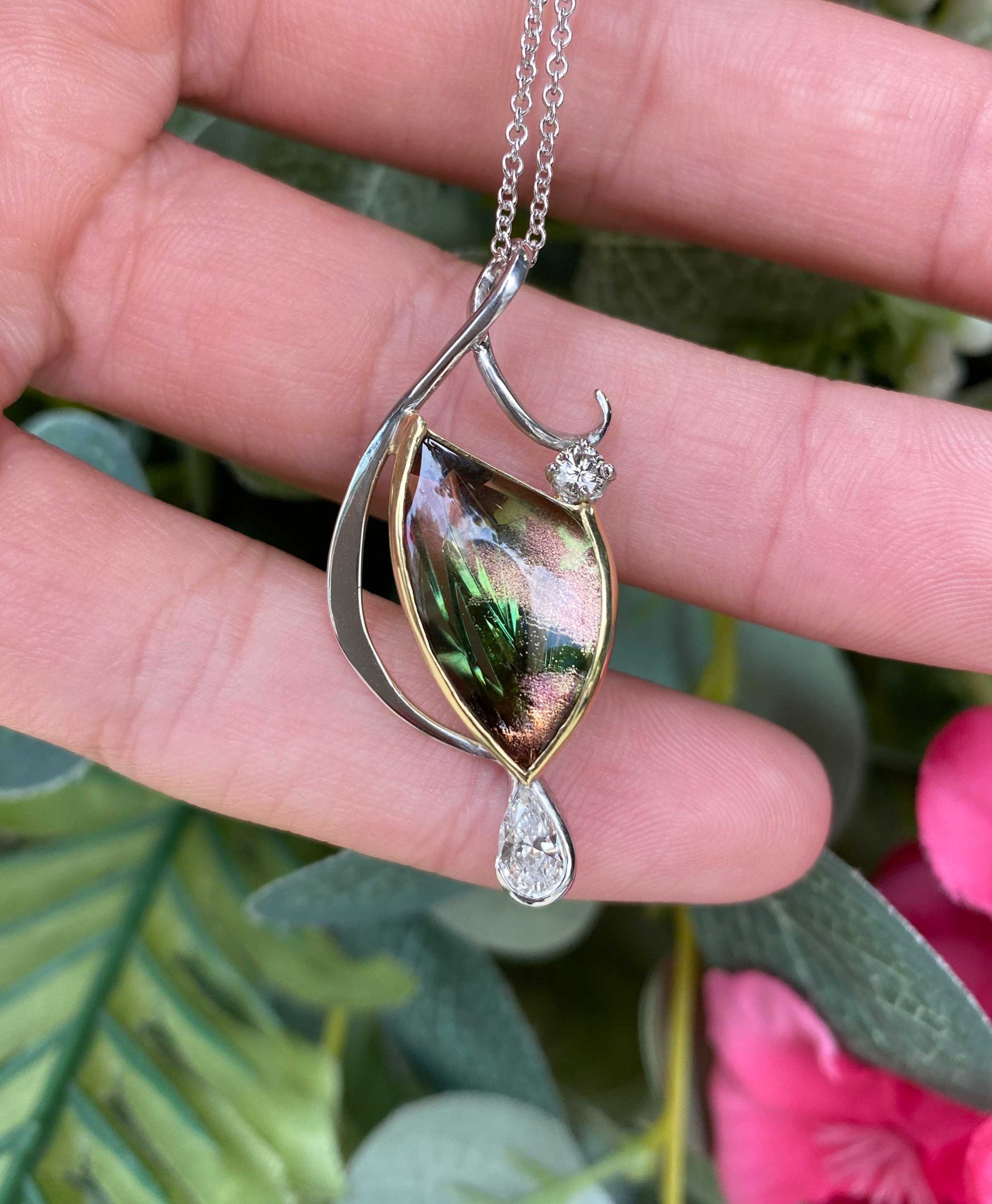 One of a kind Oregon sunstone pendant with diamonds in 18k gold and platinum