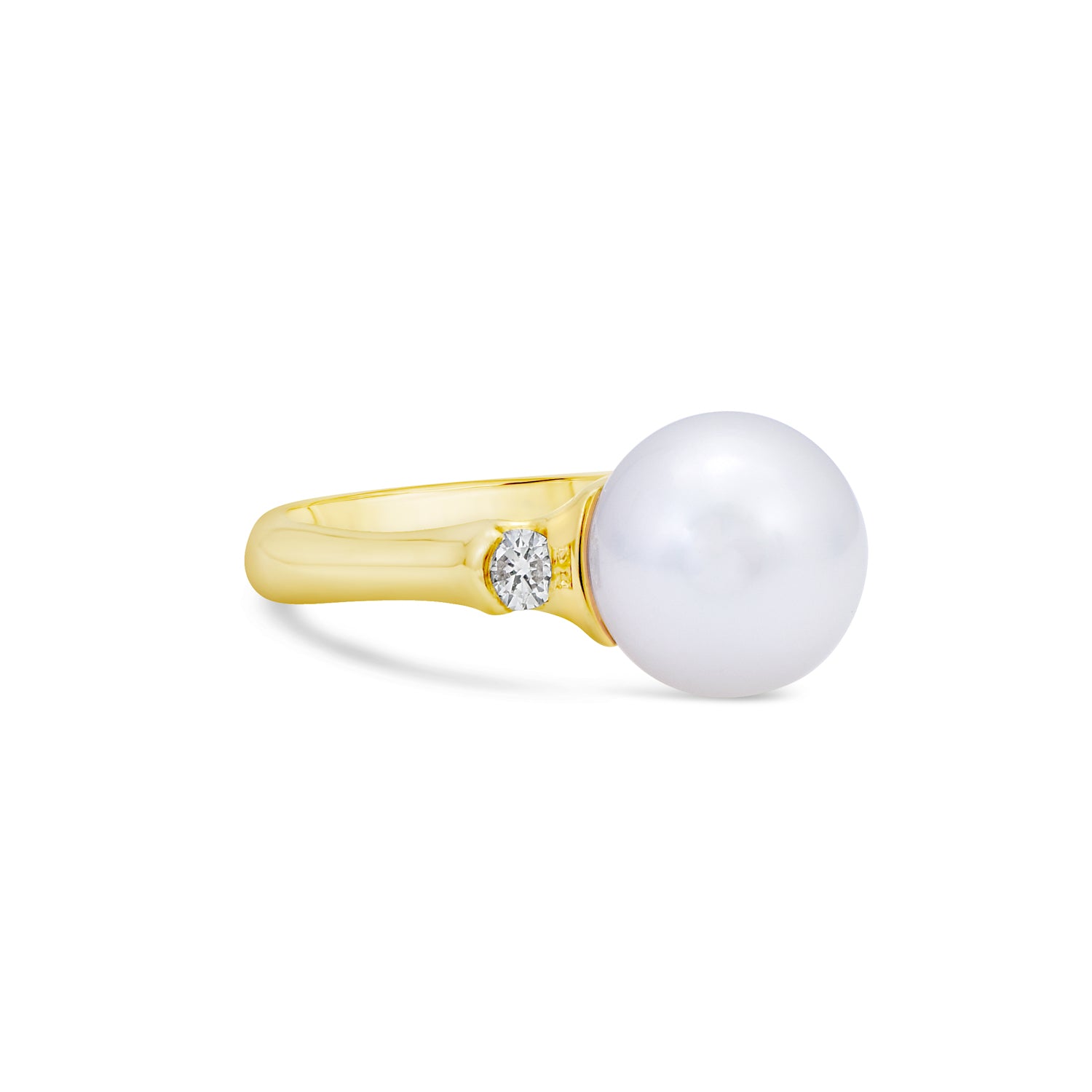 14k yellow gold Akoya pearl ring with flush-set diamond shoulder accents
